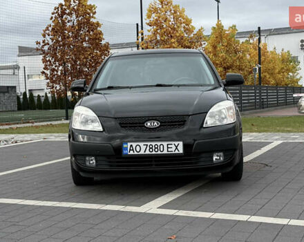 Чорний Кіа Ріо, об'ємом двигуна 1.4 л та пробігом 151 тис. км за 4000 $, фото 1 на Automoto.ua