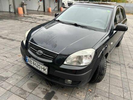 Черный Киа Рио, объемом двигателя 1.4 л и пробегом 207 тыс. км за 3952 $, фото 1 на Automoto.ua
