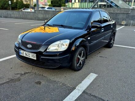 Черный Киа Рио, объемом двигателя 1.4 л и пробегом 350 тыс. км за 3550 $, фото 1 на Automoto.ua