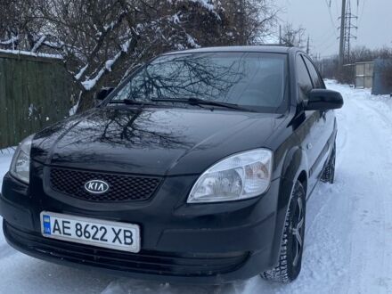 Чорний Кіа Ріо, об'ємом двигуна 1.4 л та пробігом 358 тис. км за 3750 $, фото 1 на Automoto.ua