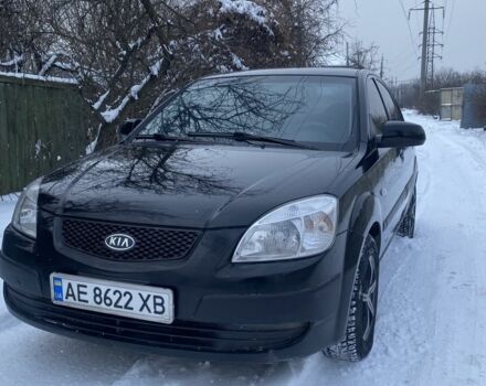 Черный Киа Рио, объемом двигателя 1.4 л и пробегом 358 тыс. км за 3750 $, фото 1 на Automoto.ua