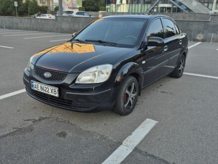 Черный Киа Рио, объемом двигателя 1.4 л и пробегом 350 тыс. км за 3633 $, фото 1 на Automoto.ua