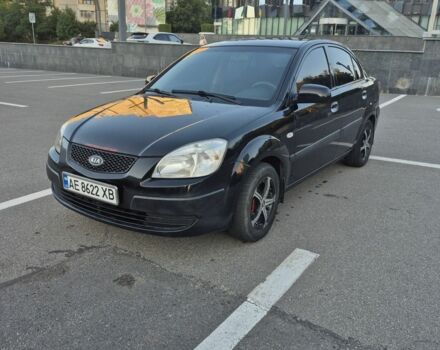 Черный Киа Рио, объемом двигателя 1.4 л и пробегом 350 тыс. км за 3633 $, фото 1 на Automoto.ua