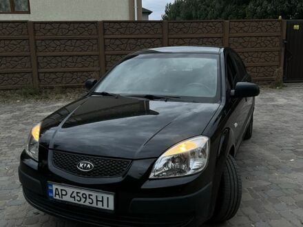 Черный Киа Рио, объемом двигателя 1.4 л и пробегом 200 тыс. км за 4005 $, фото 1 на Automoto.ua