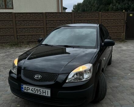 Черный Киа Рио, объемом двигателя 1.4 л и пробегом 200 тыс. км за 4005 $, фото 1 на Automoto.ua