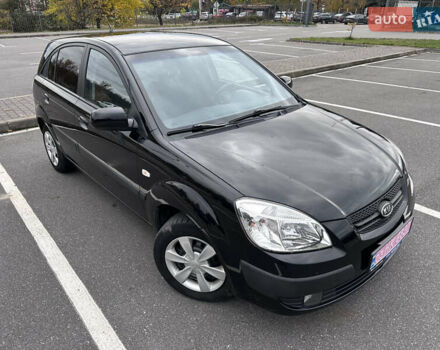 Чорний Кіа Ріо, об'ємом двигуна 1.4 л та пробігом 158 тис. км за 5000 $, фото 1 на Automoto.ua