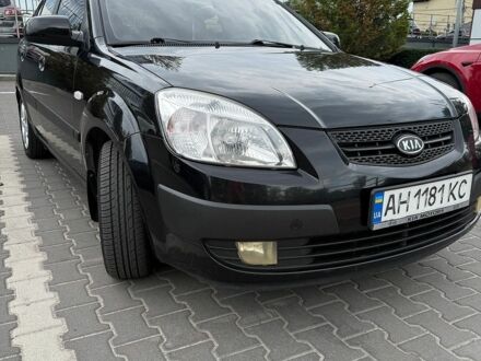 Черный Киа Рио, объемом двигателя 1.4 л и пробегом 188 тыс. км за 4900 $, фото 1 на Automoto.ua
