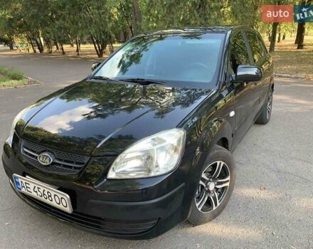 Чорний Кіа Ріо, об'ємом двигуна 1.6 л та пробігом 251 тис. км за 4999 $, фото 1 на Automoto.ua