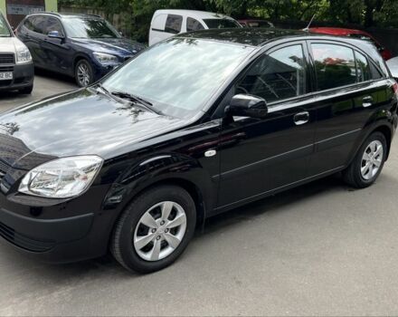 Чорний Кіа Ріо, об'ємом двигуна 1.4 л та пробігом 108 тис. км за 6500 $, фото 1 на Automoto.ua