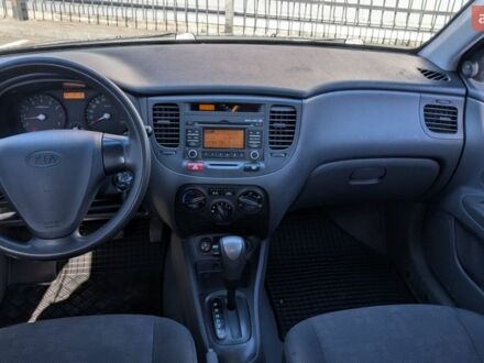 Чорний Кіа Ріо, об'ємом двигуна 1.4 л та пробігом 287 тис. км за 4400 $, фото 1 на Automoto.ua