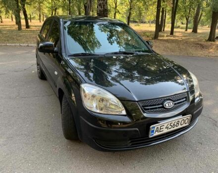 Черный Киа Рио, объемом двигателя 1.6 л и пробегом 180 тыс. км за 4999 $, фото 1 на Automoto.ua