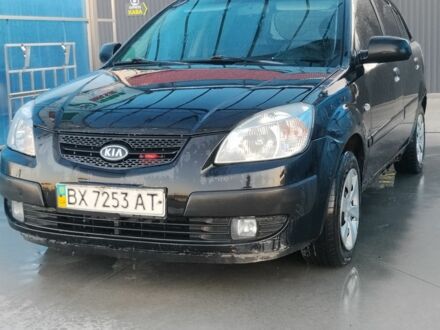 Черный Киа Рио, объемом двигателя 1.4 л и пробегом 349 тыс. км за 2599 $, фото 1 на Automoto.ua