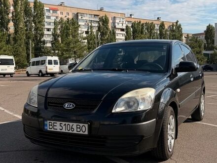 Чорний Кіа Ріо, об'ємом двигуна 1.4 л та пробігом 260 тис. км за 4600 $, фото 1 на Automoto.ua