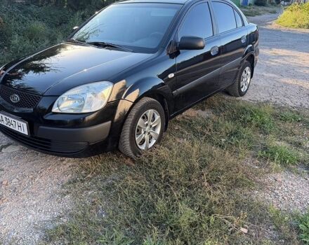 Черный Киа Рио, объемом двигателя 1.4 л и пробегом 218 тыс. км за 3500 $, фото 1 на Automoto.ua