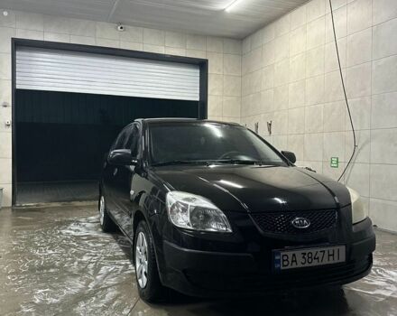 Черный Киа Рио, объемом двигателя 1.4 л и пробегом 216 тыс. км за 3300 $, фото 1 на Automoto.ua
