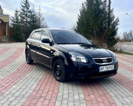 Чорний Кіа Ріо, об'ємом двигуна 1.4 л та пробігом 0 тис. км за 5800 $, фото 1 на Automoto.ua