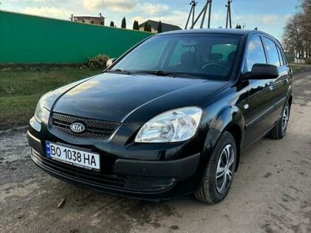 Черный Киа Рио, объемом двигателя 1.4 л и пробегом 220 тыс. км за 4399 $, фото 1 на Automoto.ua
