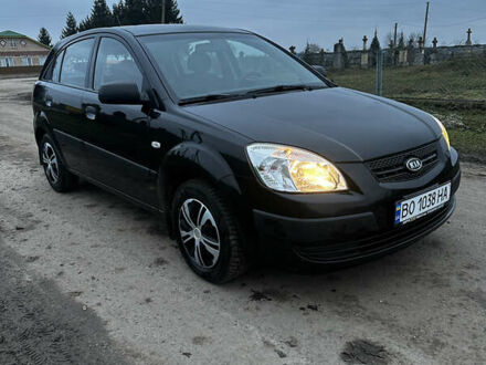 Черный Киа Рио, объемом двигателя 1.4 л и пробегом 220 тыс. км за 4499 $, фото 1 на Automoto.ua