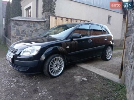 Кіа Ріо 2009 у Хусте на Automoto.ua Чорний Кіа Ріо, об'ємом двигуна 1.4 л та пробігом 201 тис. км за 4699 $, фото 1 на Automoto.ua
