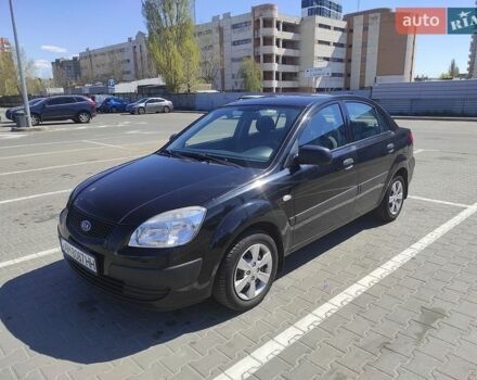 Черный Киа Рио, объемом двигателя 1.4 л и пробегом 200 тыс. км за 5500 $, фото 1 на Automoto.ua