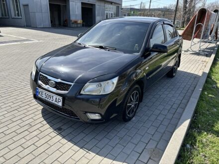Черный Киа Рио, объемом двигателя 1.4 л и пробегом 290 тыс. км за 4500 $, фото 1 на Automoto.ua