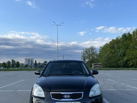 Черный Киа Рио, объемом двигателя 1.4 л и пробегом 140 тыс. км за 5500 $, фото 1 на Automoto.ua