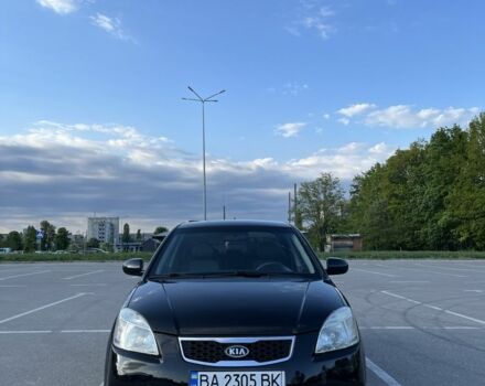 Черный Киа Рио, объемом двигателя 1.4 л и пробегом 140 тыс. км за 5500 $, фото 1 на Automoto.ua