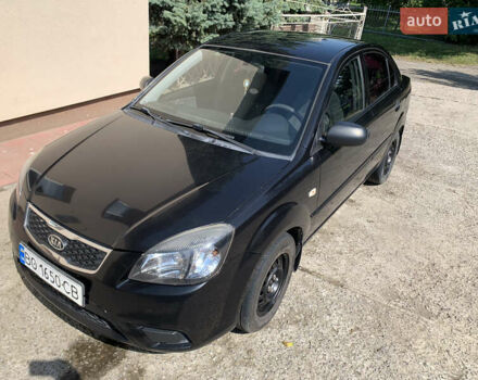 Черный Киа Рио, объемом двигателя 1.4 л и пробегом 138 тыс. км за 5500 $, фото 1 на Automoto.ua