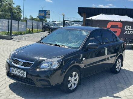 Чорний Кіа Ріо, об'ємом двигуна 1.4 л та пробігом 50 тис. км за 4899 $, фото 1 на Automoto.ua