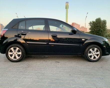 Черный Киа Рио, объемом двигателя 1.4 л и пробегом 200 тыс. км за 6300 $, фото 1 на Automoto.ua