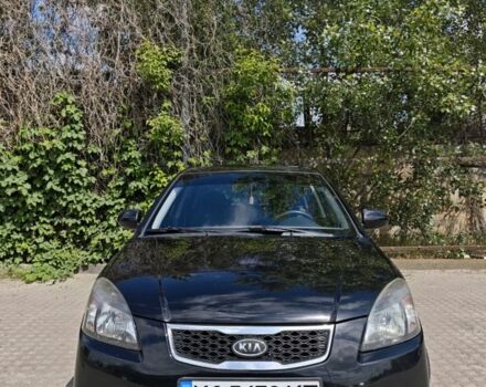 Чорний Кіа Ріо, об'ємом двигуна 1.4 л та пробігом 88 тис. км за 6000 $, фото 1 на Automoto.ua
