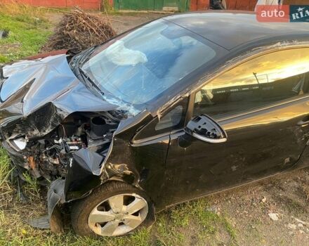 Чорний Кіа Ріо, об'ємом двигуна 1.12 л та пробігом 177 тис. км за 2200 $, фото 1 на Automoto.ua