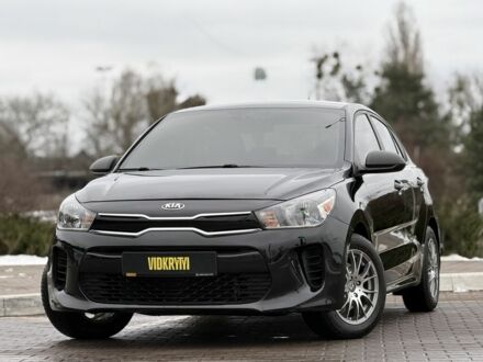 Чорний Кіа Ріо, об'ємом двигуна 1.6 л та пробігом 135 тис. км за 9800 $, фото 1 на Automoto.ua