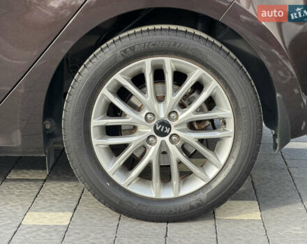 Коричневий Кіа Ріо, об'ємом двигуна 1.4 л та пробігом 82 тис. км за 14800 $, фото 5 на Automoto.ua