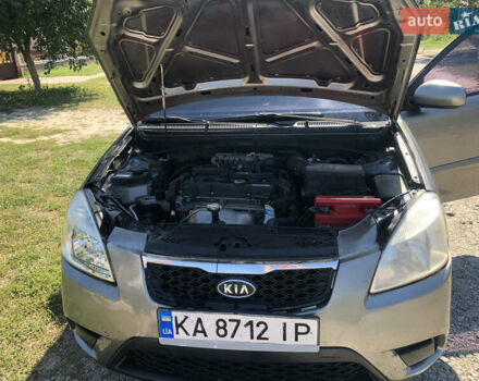 Коричневий Кіа Ріо, об'ємом двигуна 1.4 л та пробігом 270 тис. км за 4200 $, фото 2 на Automoto.ua