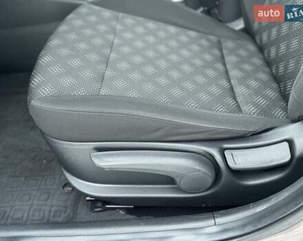 Коричневый Киа Рио, объемом двигателя 1.59 л и пробегом 67 тыс. км за 11800 $, фото 25 на Automoto.ua