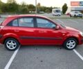 Красный Киа Рио, объемом двигателя 1.6 л и пробегом 194 тыс. км за 5400 $, фото 3 на Automoto.ua