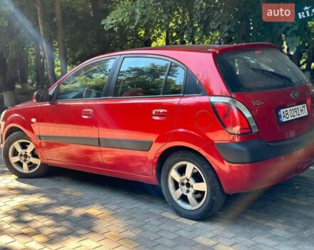 Красный Киа Рио, объемом двигателя 1.6 л и пробегом 152 тыс. км за 4300 $, фото 3 на Automoto.ua