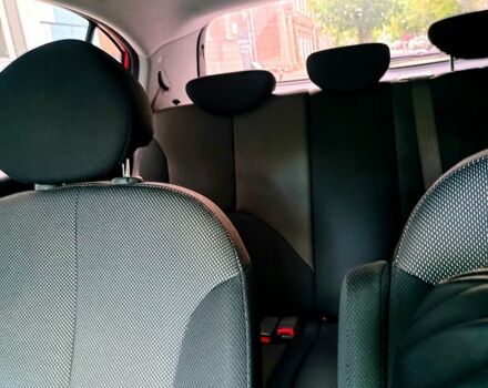 Червоний Кіа Ріо, об'ємом двигуна 1.6 л та пробігом 194 тис. км за 5100 $, фото 6 на Automoto.ua