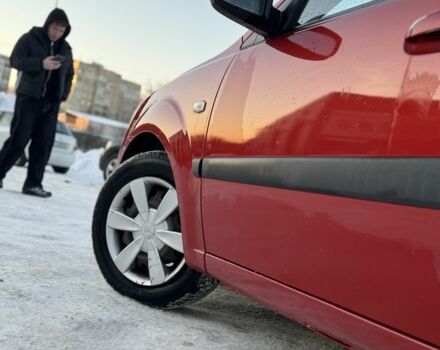 Червоний Кіа Ріо, об'ємом двигуна 1.6 л та пробігом 175 тис. км за 4100 $, фото 5 на Automoto.ua