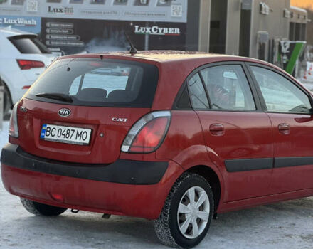 Красный Киа Рио, объемом двигателя 1.6 л и пробегом 178 тыс. км за 5000 $, фото 2 на Automoto.ua