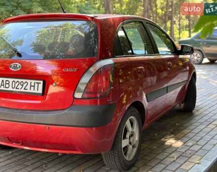 Красный Киа Рио, объемом двигателя 1.6 л и пробегом 152 тыс. км за 4300 $, фото 1 на Automoto.ua