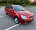 Красный Киа Рио, объемом двигателя 1.6 л и пробегом 194 тыс. км за 5400 $, фото 1 на Automoto.ua
