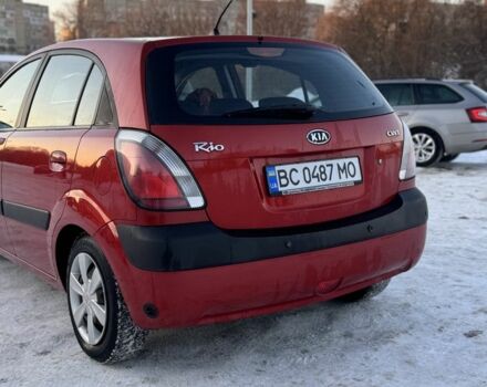 Червоний Кіа Ріо, об'ємом двигуна 1.6 л та пробігом 175 тис. км за 4100 $, фото 3 на Automoto.ua