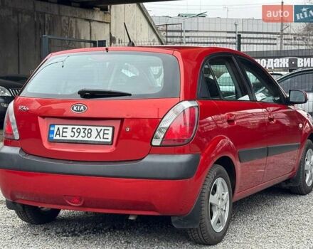 Красный Киа Рио, объемом двигателя 1.4 л и пробегом 188 тыс. км за 5700 $, фото 5 на Automoto.ua