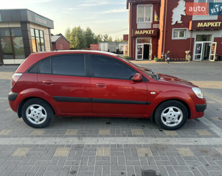 Красный Киа Рио, объемом двигателя 1.4 л и пробегом 246 тыс. км за 5700 $, фото 3 на Automoto.ua