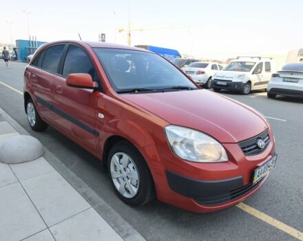 Красный Киа Рио, объемом двигателя 1.4 л и пробегом 280 тыс. км за 3622 $, фото 1 на Automoto.ua
