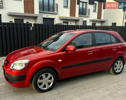 Красный Киа Рио, объемом двигателя 1.49 л и пробегом 264 тыс. км за 3999 $, фото 1 на Automoto.ua