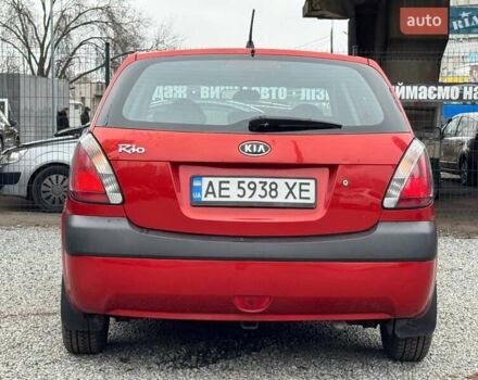 Красный Киа Рио, объемом двигателя 1.4 л и пробегом 188 тыс. км за 5700 $, фото 4 на Automoto.ua