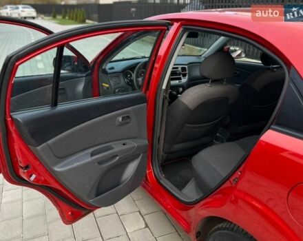 Красный Киа Рио, объемом двигателя 1.49 л и пробегом 264 тыс. км за 3999 $, фото 45 на Automoto.ua